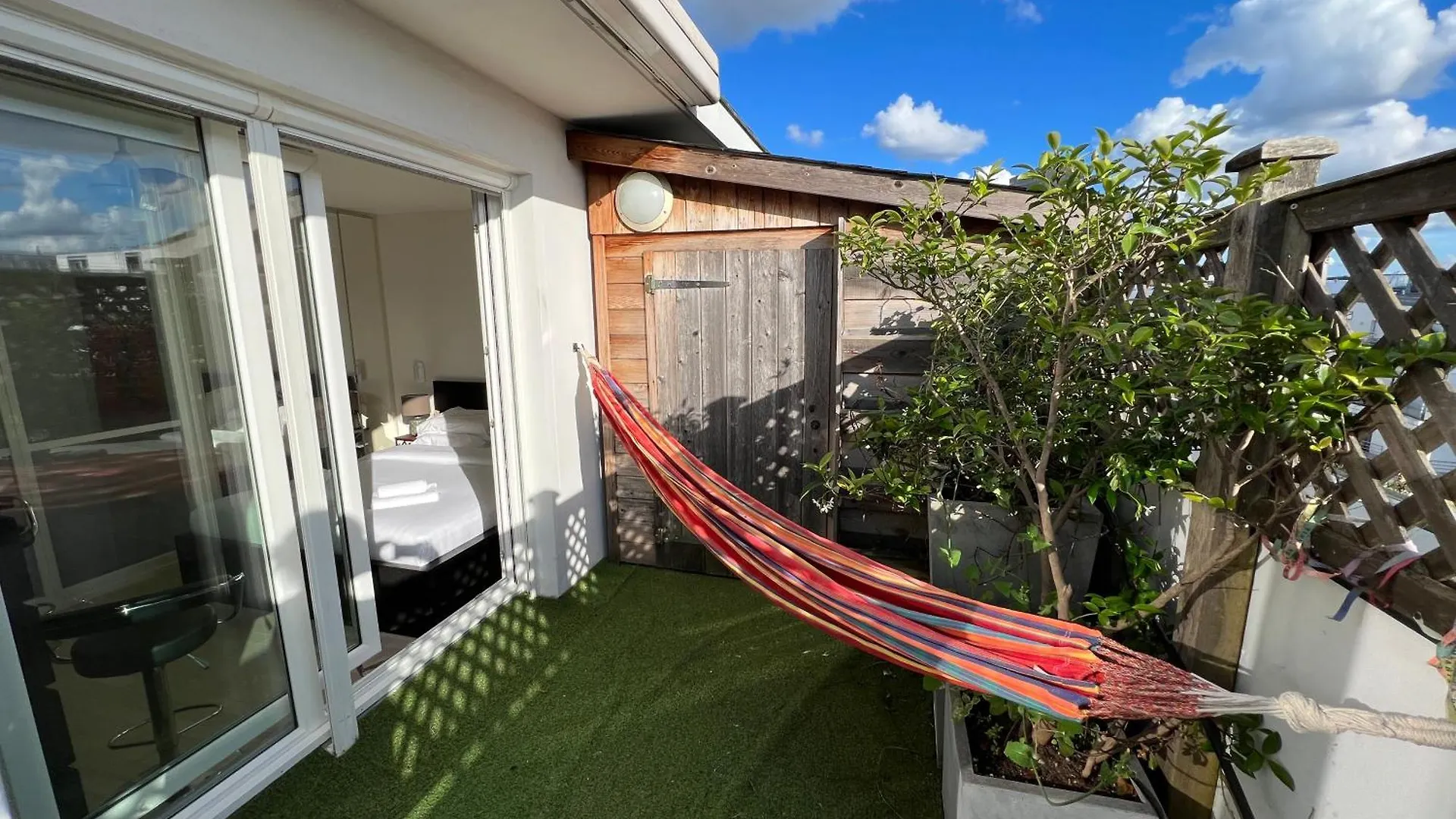 Duplex Terrasse Au Soleil Apartment Paris